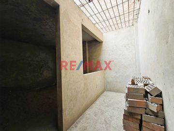 VENTA DE TERRENO EN ZONA ESTRATÉGICA DE SAN MARTIN DE PORRES