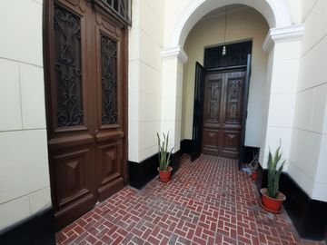 HERMOSA CASA EN 1ER PISO EN STA BEATRIZ, CERCADO DE LIMA