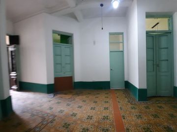 HERMOSA CASA EN 1ER PISO EN STA BEATRIZ, CERCADO DE LIMA