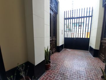 HERMOSA CASA EN 1ER PISO EN STA BEATRIZ, CERCADO DE LIMA