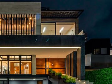 Residencia En Venta En Bosque Real, A Estrenar, 5 Recámaras, Lista Para Habitar, Lujo Y Vaguardia