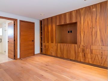 Residencia En Venta En Bosque Real, A Estrenar, 5 Recámaras, Lista Para Habitar, Lujo Y Vaguardia