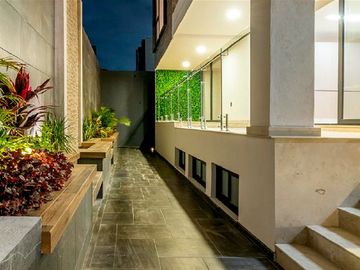 Residencia En Venta En Bosque Real, A Estrenar, 5 Recámaras, Lista Para Habitar, Lujo Y Vaguardia