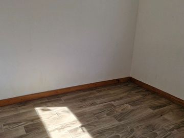 MARAVILLOSA PARCELA CON CASA CON GRANDES VENTANALES EN CONDOMINIO