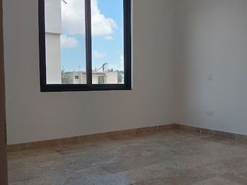 CASA EN VENTA EN VIA CUMBRES CANCUN