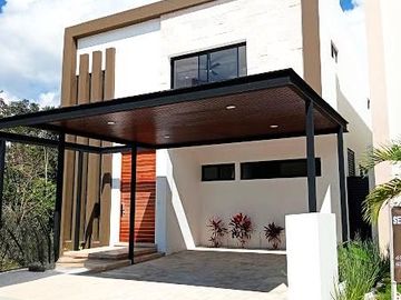 CASA EN VENTA EN VIA CUMBRES CANCUN