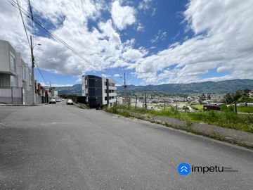 Se vende lote esquinero al norte de la ciudad