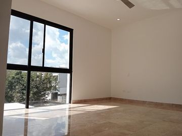 CASA EN VENTA EN VIA CUMBRES CANCUN