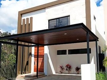CASA EN VENTA EN VIA CUMBRES CANCUN