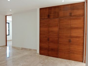 CASA EN VENTA EN VIA CUMBRES CANCUN
