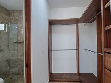 CASA EN VENTA EN VIA CUMBRES CANCUN
