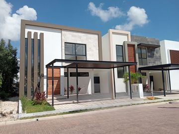 CASA EN VENTA EN VIA CUMBRES CANCUN