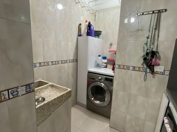 VENDO APARTAMENTO GRATAMIRA