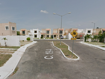 SG- CASA EN RECUPERACION BANCARIA EN CASTELLANOS, SANTA FE, MERIDA, YUCATAN
