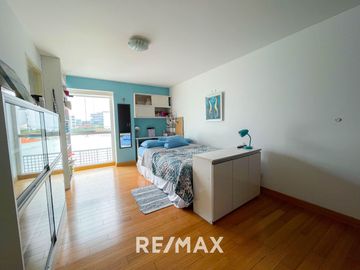 VENTA DE EXCLUSIVO DÚPLEX DE 400 M² EN ZONA RESIDENCIAL – SURCO  A solo minutos de la Universidad de Lima y el Jockey Plaza