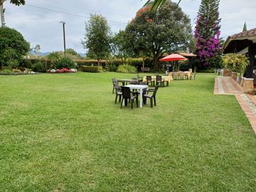 VENDO CASA CAMPESTRE INDEPENDIENTE EN LLANO GRANDE