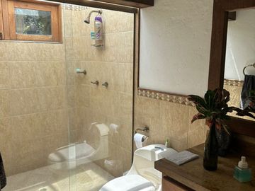 VENDO CASA CAMPESTRE INDEPENDIENTE EN LLANO GRANDE