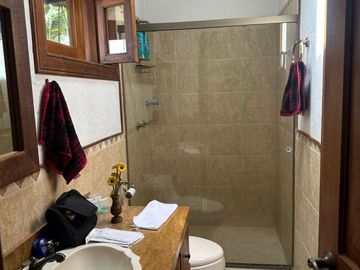 VENDO CASA CAMPESTRE INDEPENDIENTE EN LLANO GRANDE