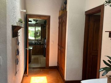 VENDO CASA CAMPESTRE INDEPENDIENTE EN LLANO GRANDE