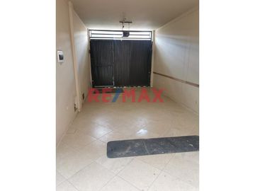 Casa En Alquiler Adaptada Para Vivienda Empresa U Oficina