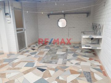 Casa En Alquiler Adaptada Para Vivienda Empresa U Oficina