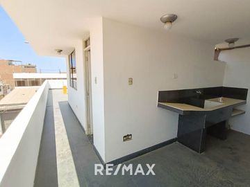 SE VENDE LOCAL INDUSTRIAL DE 1240 M2 EN EL CALLAO