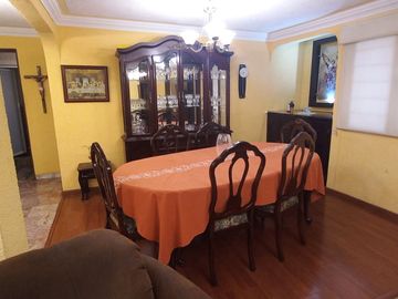 OPORTUNIDAD PARA 2 FAMILIAS, RESTAURANTE, ESCUELA, SPA, DENTISTA