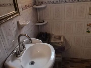 OPORTUNIDAD PARA 2 FAMILIAS, RESTAURANTE, ESCUELA, SPA, DENTISTA