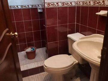 OPORTUNIDAD PARA 2 FAMILIAS, RESTAURANTE, ESCUELA, SPA, DENTISTA