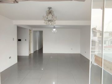 ¡Vive con Espacio y Comodidad! Departamento de 130 m² en 3er Piso