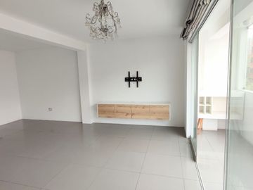 ¡Vive con Espacio y Comodidad! Departamento de 130 m² en 3er Piso