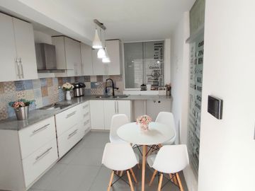¡Vive con Espacio y Comodidad! Departamento de 130 m² en 3er Piso