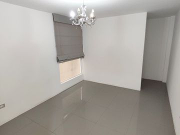 ¡Vive con Espacio y Comodidad! Departamento de 130 m² en 3er Piso