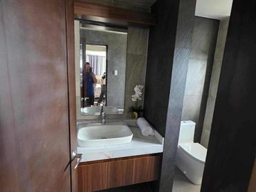5BR| 3STOREY SINGLE ATTACHED HOUSE & LOT IN TALISAY