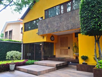 HERMOSA RESIDENCIA EN VENTA - ARBOLEDAS, ATIZAPÁN