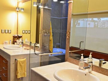 HERMOSA RESIDENCIA EN VENTA - ARBOLEDAS, ATIZAPÁN