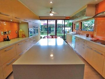 HERMOSA RESIDENCIA EN VENTA - ARBOLEDAS, ATIZAPÁN