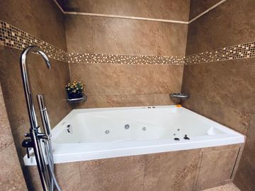 HERMOSA RESIDENCIA EN VENTA - ARBOLEDAS, ATIZAPÁN