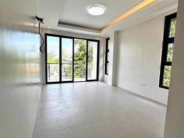 4-Bedroom Modern Tropical Luxury Home in Royale Estates, Consolacion, Cebu, Philippines