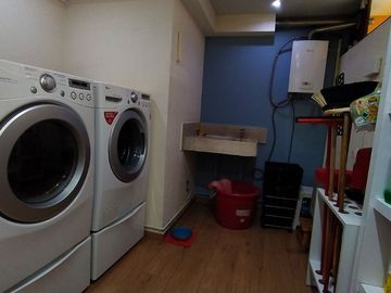RESIDENCIA MODERNA EN VENTA - ARBOLEDAS, ATIZAPÁN
