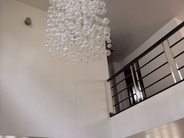 CANYON RANCH Carmona Newly Renovated Berkeley Home with Stunning Ridge Views