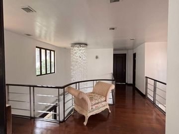 CANYON RANCH Carmona Newly Renovated Berkeley Home with Stunning Ridge Views