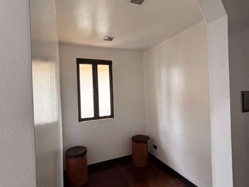 CANYON RANCH Carmona Newly Renovated Berkeley Home with Stunning Ridge Views