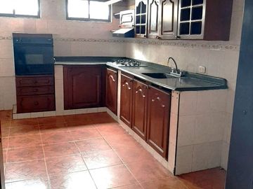 ¡bajo de precio!!! BONITA CASA ESQUINERA, BARRIO MELENDEZ, CALI
