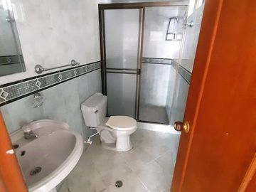 ¡bajo de precio!!! BONITA CASA ESQUINERA, BARRIO MELENDEZ, CALI