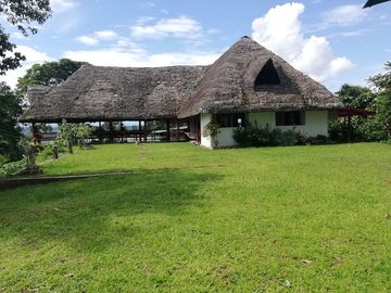 SE VENDE HERMOSA HOSTERIA (LODGE) EN LA AMAZONIA EN FUNCIONAMIENTO, DE 58 HAS. LORETO – ORELLANA - ECUADOR