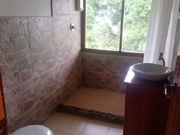 SE VENDE HERMOSA HOSTERIA (LODGE) EN LA AMAZONIA EN FUNCIONAMIENTO, DE 58 HAS. LORETO – ORELLANA - ECUADOR