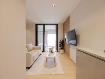 Sale ​​Suphanich Condo, 8th floor,38m.,1.79MB,furnish,near the train station, Wat Ket,Mueang Chiang Mai