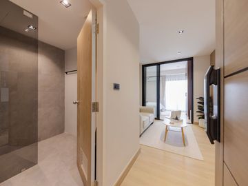 Sale ​​Suphanich Condo, 8th floor,38m.,1.79MB,furnish,near the train station, Wat Ket,Mueang Chiang Mai