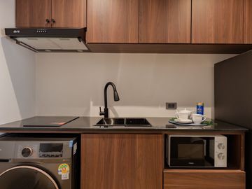 Sale ​​Suphanich Condo, 8th floor,38m.,1.79MB,furnish,near the train station, Wat Ket,Mueang Chiang Mai